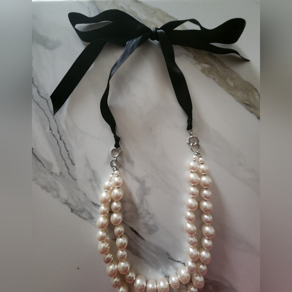 Layered Pearl Statement Necklace - Picture 3 of 3